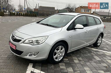 Opel Astra 2012