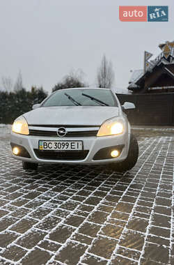 Хетчбек Opel Astra 2014 в Стрию