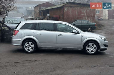 Универсал Opel Astra 2010 в Виннице