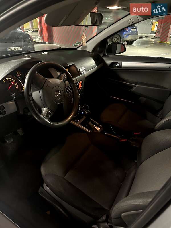 Універсал Opel Astra 2005 в Львові