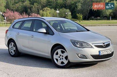 Opel Astra 2011 Opel Astra 2011