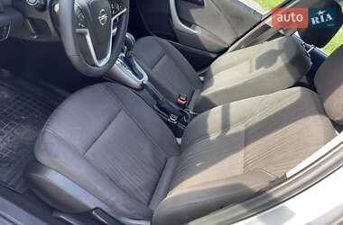 Универсал Opel Astra 2011 в 