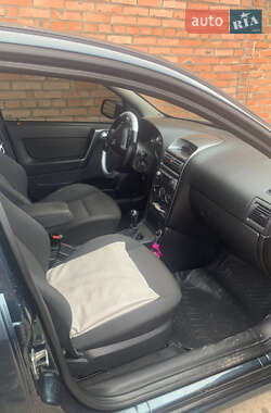 Седан Opel Astra 2005 в 