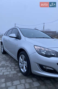 Універсал Opel Astra 2013 в Львові