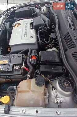 Хэтчбек Opel Astra 2000 в 