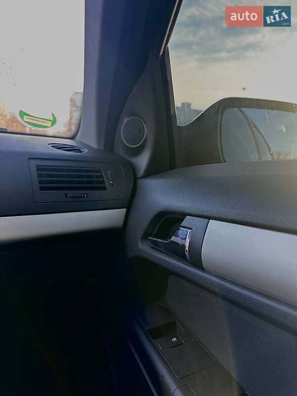 Хэтчбек Opel Astra 2008 в Запорожье