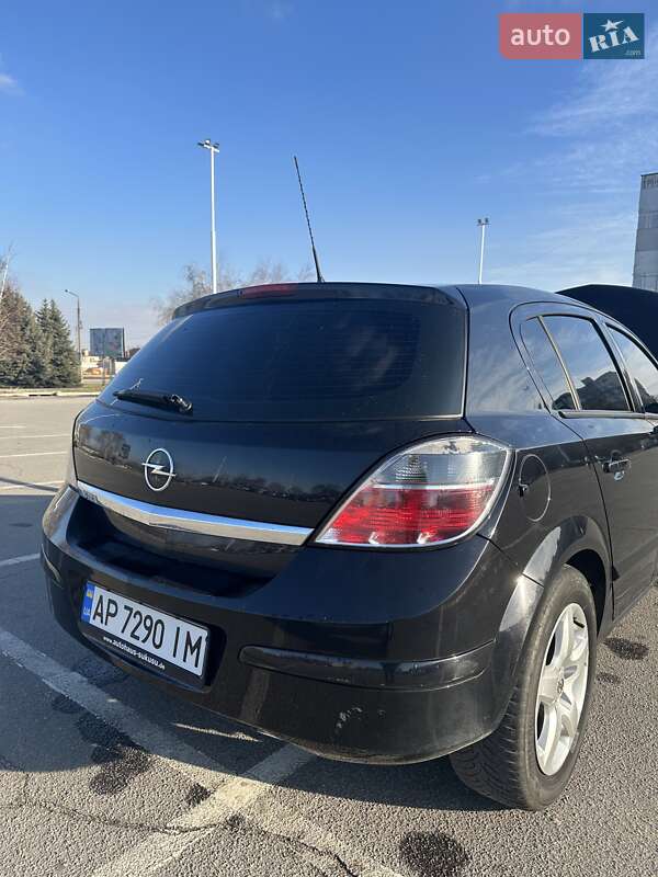 Хэтчбек Opel Astra 2008 в Запорожье