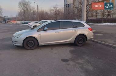 Универсал Opel Astra 2011 в Киеве