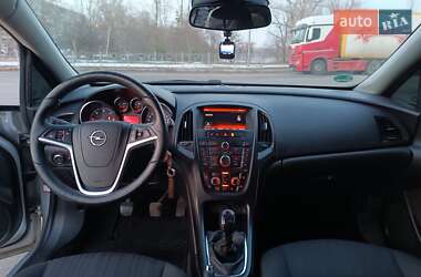 Универсал Opel Astra 2011 в Киеве