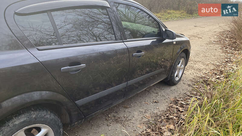 Хэтчбек Opel Astra 2008 в Самборе