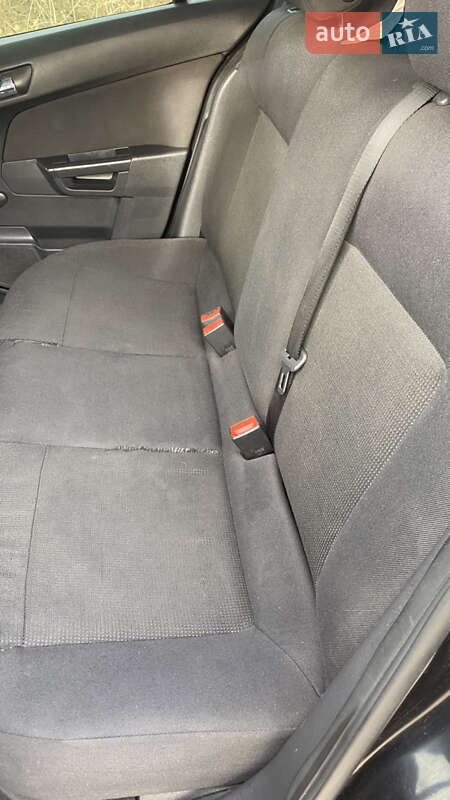 Хэтчбек Opel Astra 2008 в Самборе