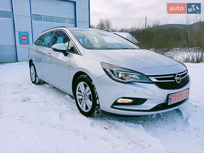 Універсал Opel Astra 2017 в Косові