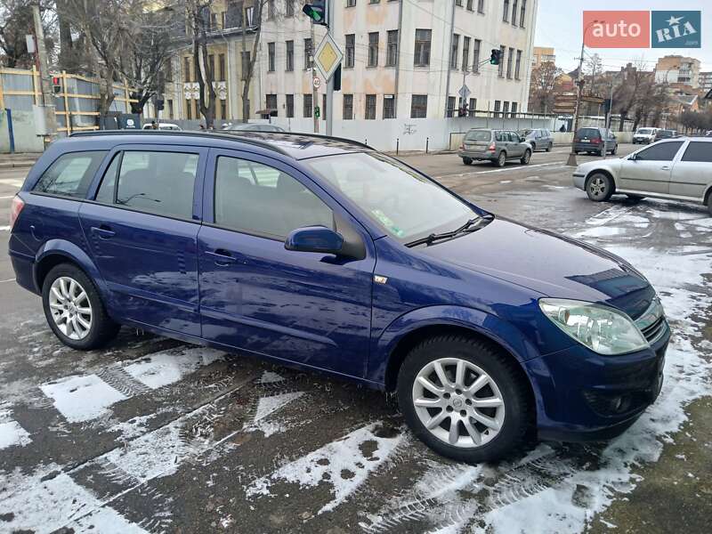 Универсал Opel Astra 2008 в Ровно