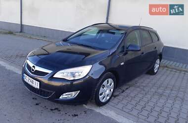 Opel Astra 2011