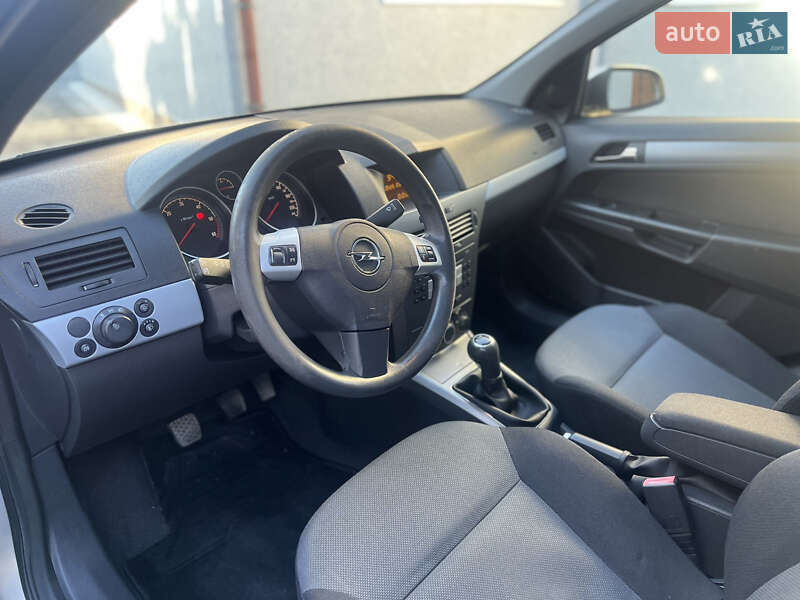 Универсал Opel Astra 2006 в Запорожье