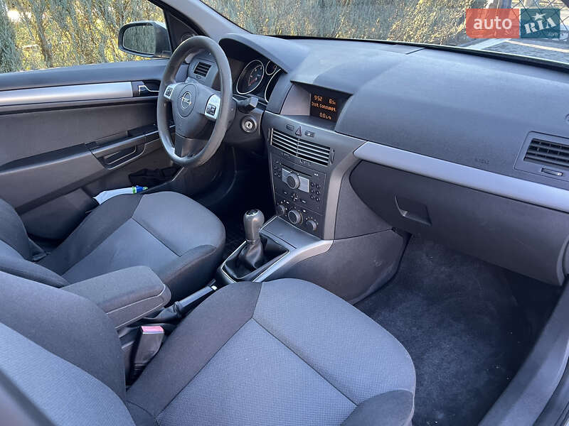 Универсал Opel Astra 2006 в Запорожье