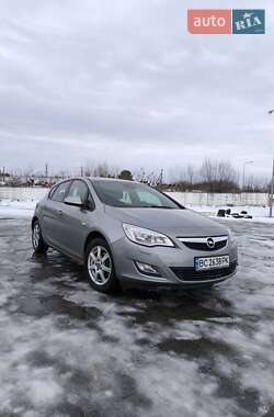 Opel Astra 2011