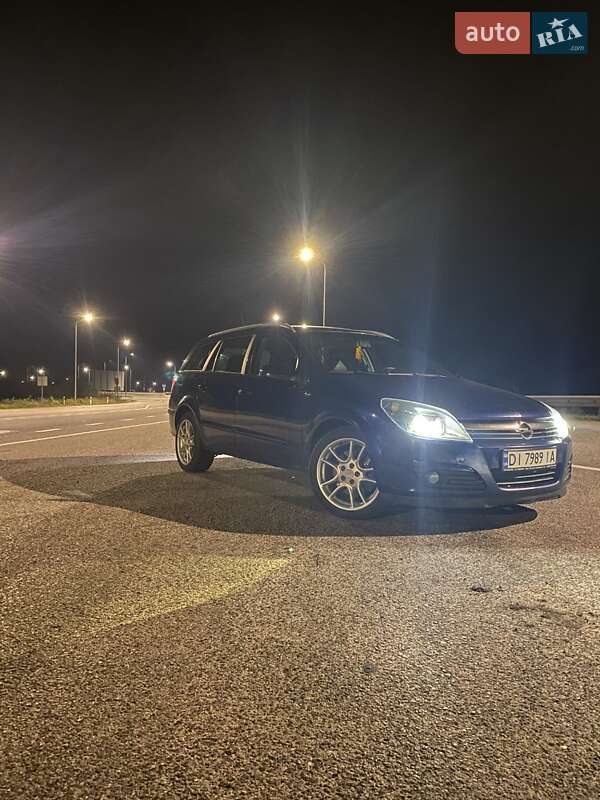 Универсал Opel Astra 2005 в Радомышле