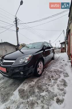 Универсал Opel Astra 2010 в Луцке