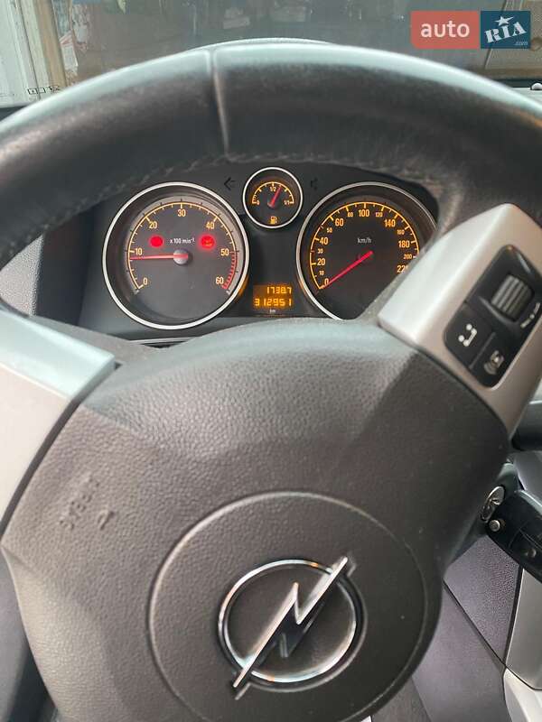 Универсал Opel Astra 2009 в Хмельнике
