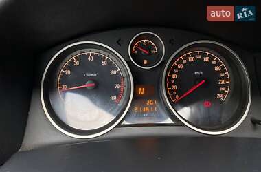 Хэтчбек Opel Astra 2004 в 