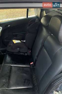Хэтчбек Opel Astra 2004 в 