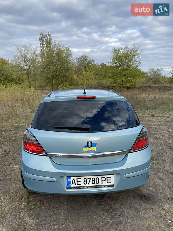 Хетчбек Opel Astra 2009 в Дніпрі