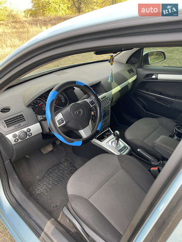 Хетчбек Opel Astra 2009 в Дніпрі