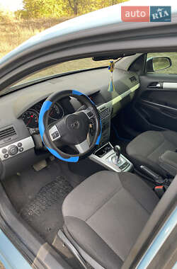 Хэтчбек Opel Astra 2009 в 