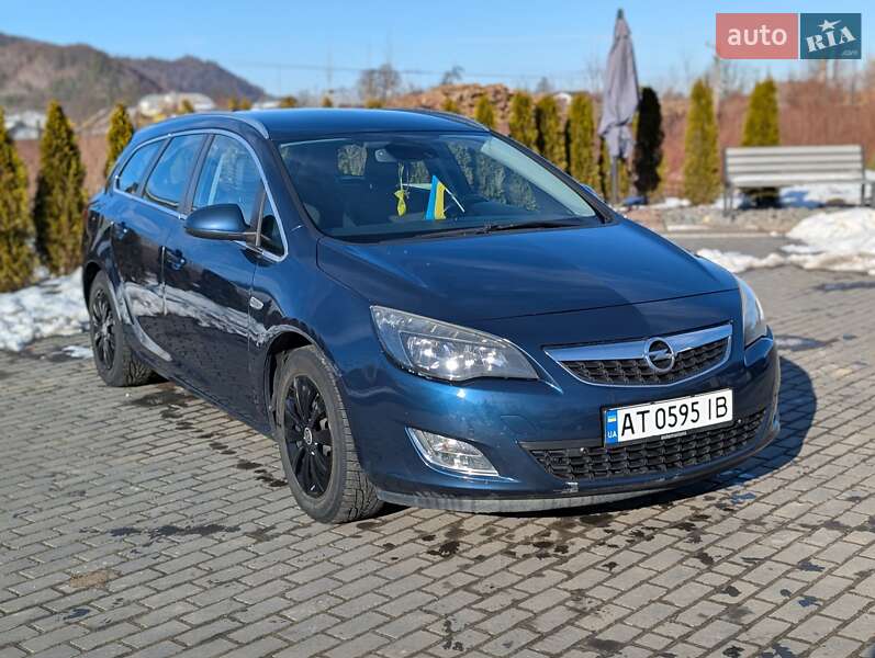 Opel Astra 2012