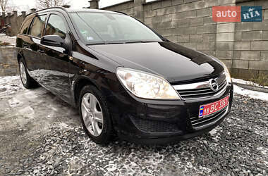 Універсал Opel Astra 2009 в Рівному