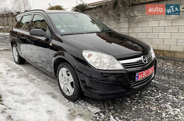 Универсал Opel Astra 2009 в Ровно