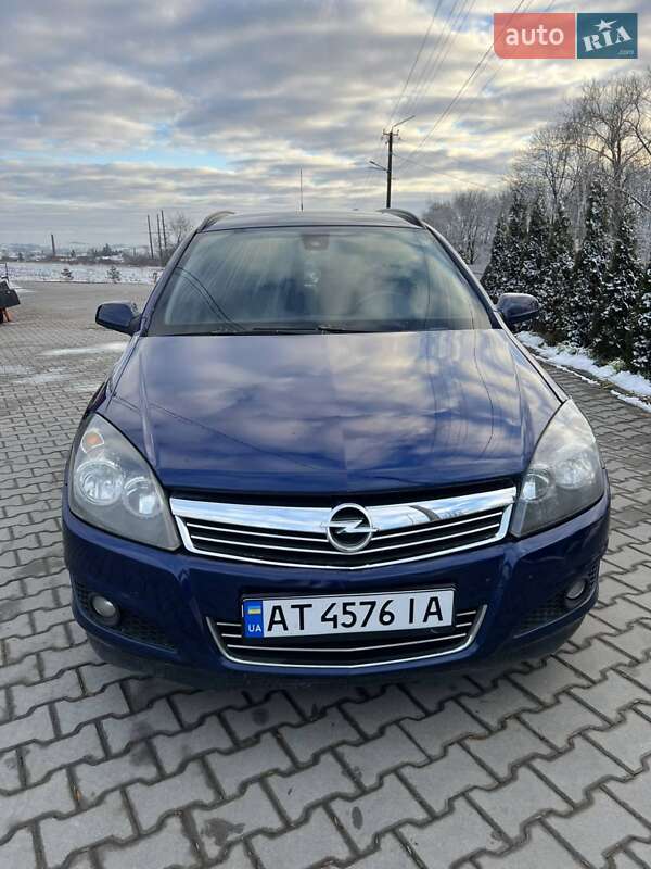 Универсал Opel Astra 2008 в Тлумаче