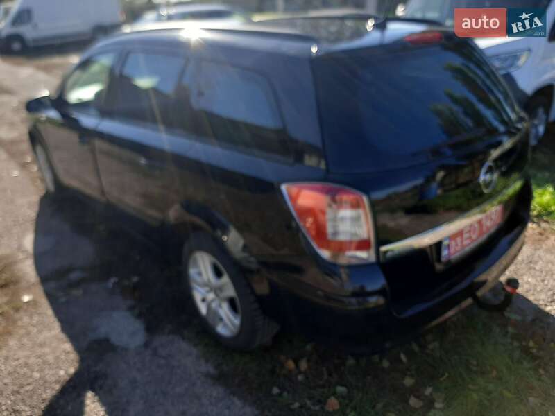 Універсал Opel Astra 2009 в Луцьку