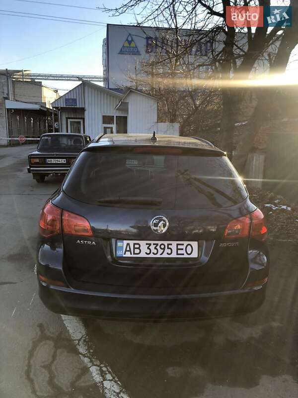 Універсал Opel Astra 2011 в Літині