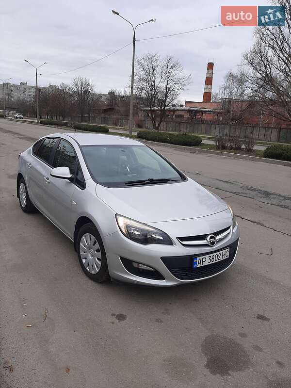 Седан Opel Astra 2019 в Запоріжжі