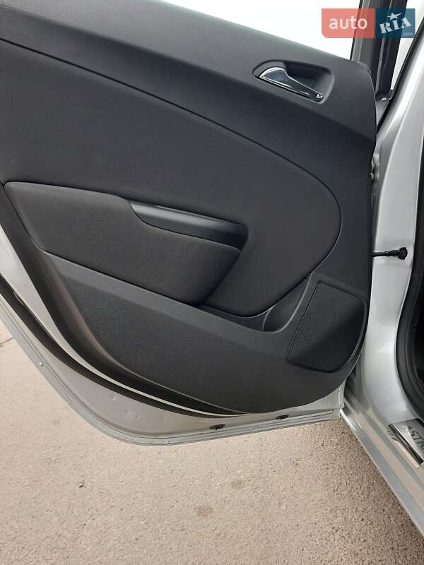 Седан Opel Astra 2019 в Запоріжжі