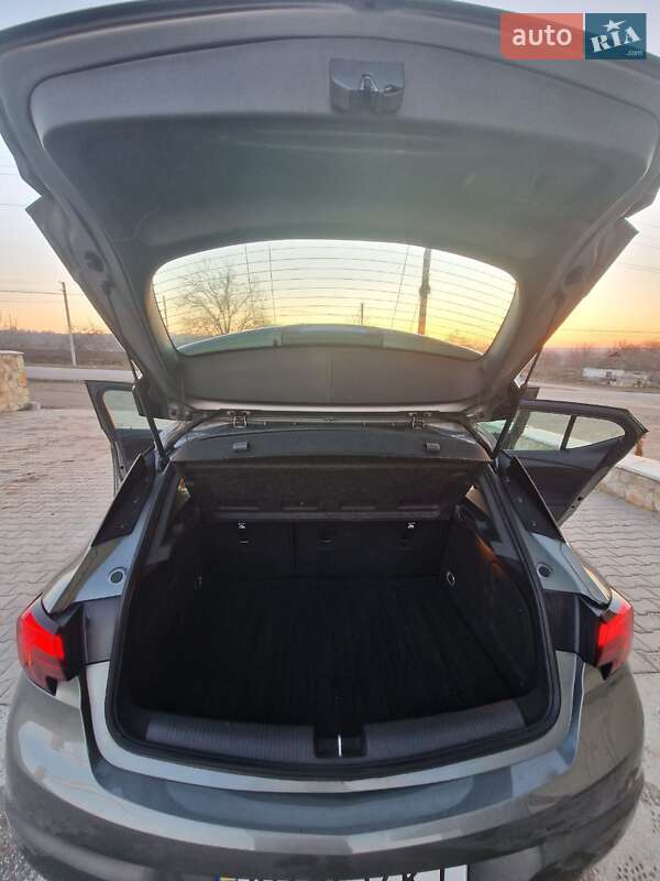 Хэтчбек Opel Astra 2019 в Черновцах