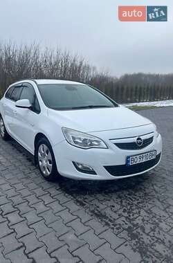 Універсал Opel Astra 2012 в Зборові