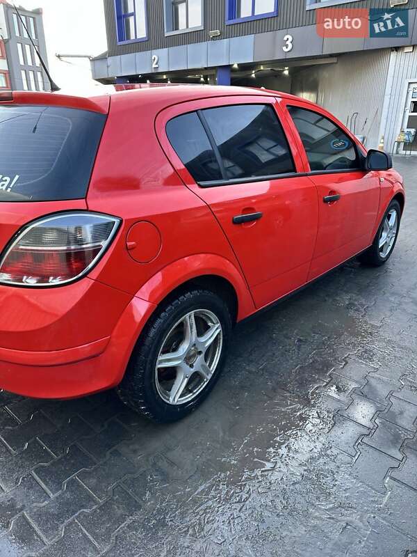 Хэтчбек Opel Astra 2009 в Каменке