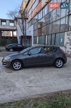 Хетчбек Opel Astra 2013 в Івано-Франківську