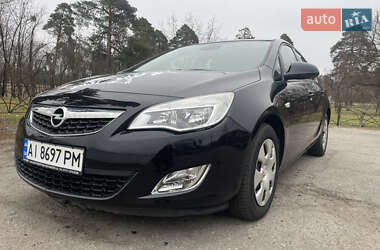 Хэтчбек Opel Astra 2010 в 