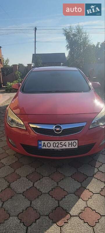 Хетчбек Opel Astra 2010 в Ужгороді