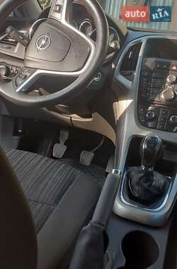 Хэтчбек Opel Astra 2010 в 