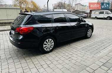 Універсал Opel Astra 2012 в Івано-Франківську