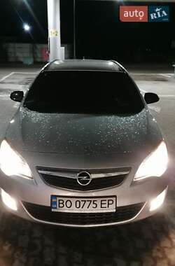 Универсал Opel Astra 2011 в 