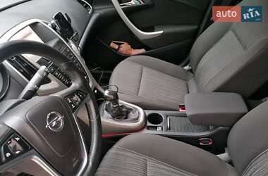 Универсал Opel Astra 2011 в 