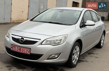 Opel Astra 2011