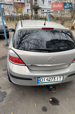 Хэтчбек Opel Astra 2006 в 
