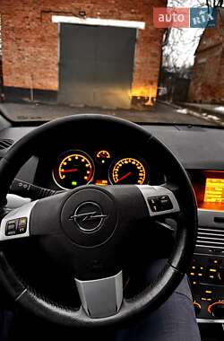 Універсал Opel Astra 2009 в Лубнах